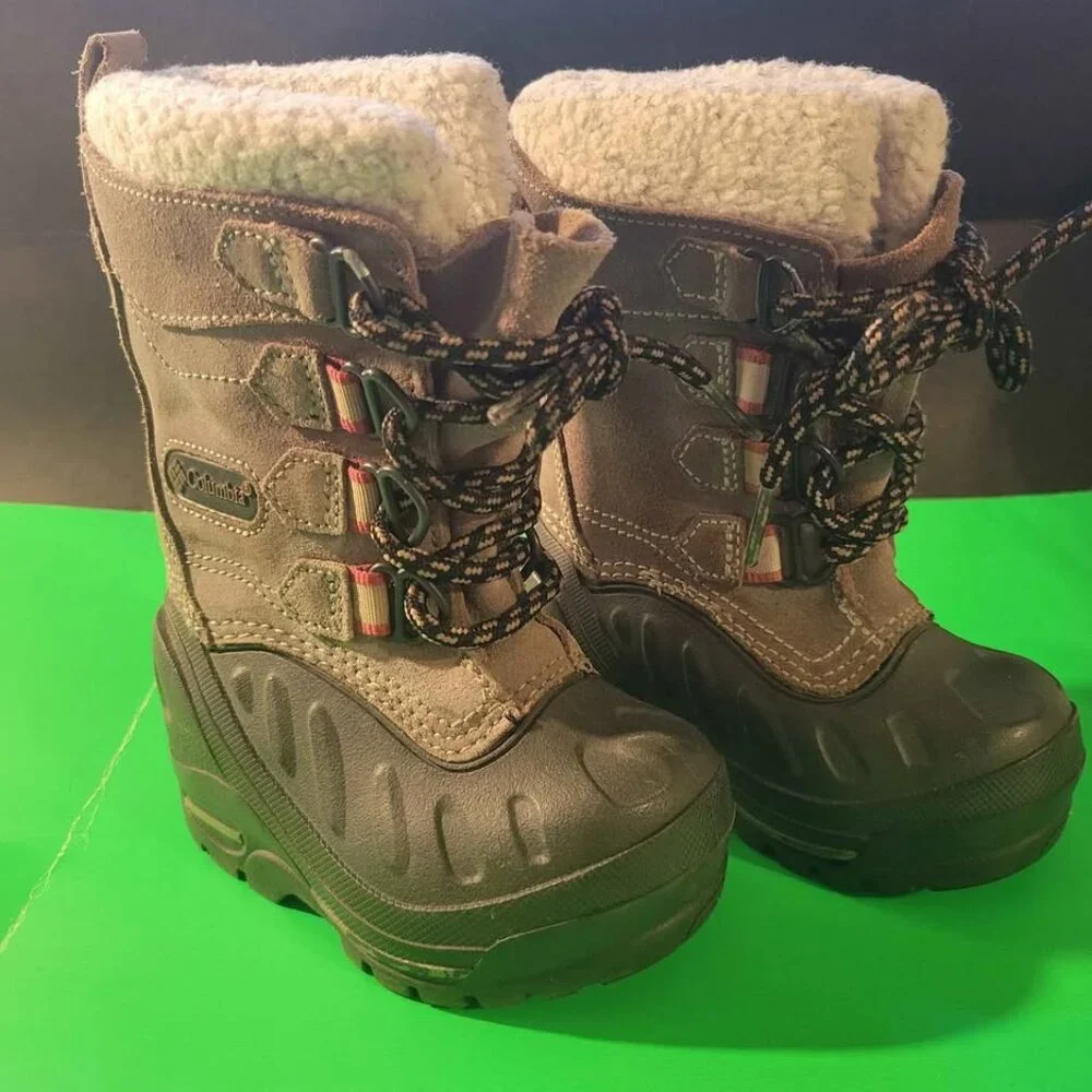 Columbia North Polar Too Jr Waterproof Winter Boots. Youth Size 6